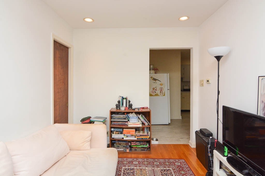 Building Photo - 2129 N Mozart St