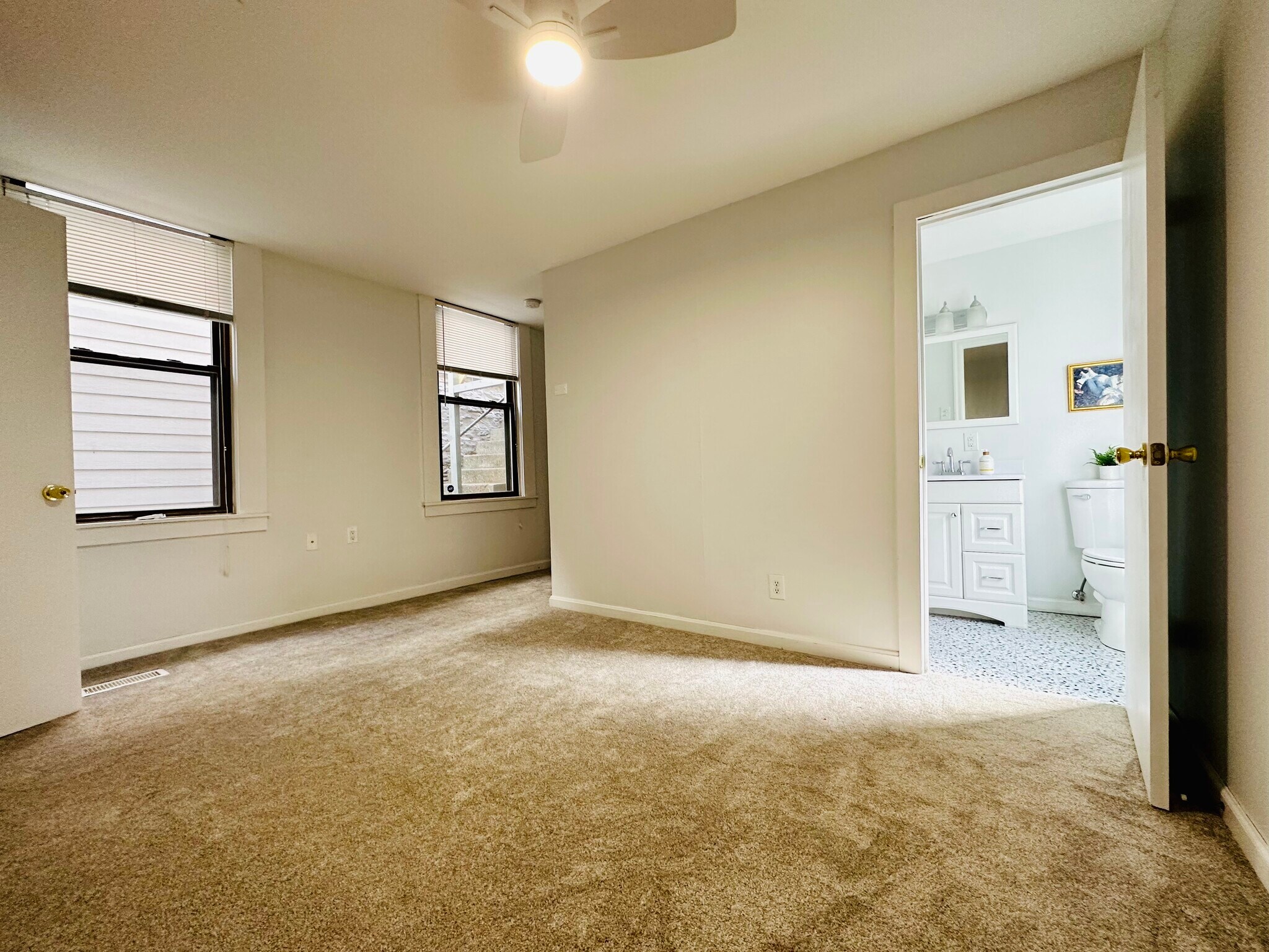 Building Photo - 982 Hatch St