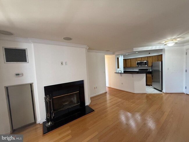 Building Photo - 1230 23rd St NW