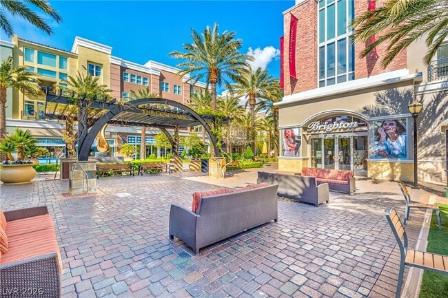 Building Photo - 2150 Hidden Ranch Terrace