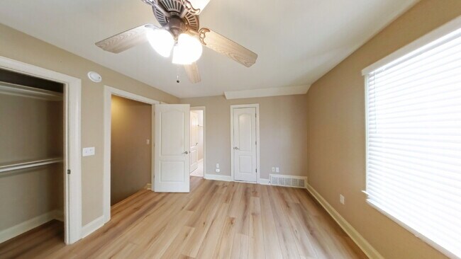 Building Photo - 1801 Van Buren Ext