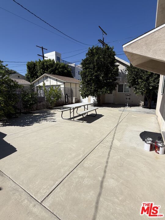 Building Photo - 14213 Califa St