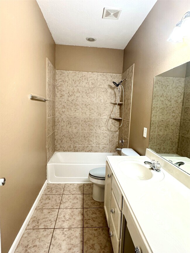 Building Photo - 18627 White Barnwood Ct