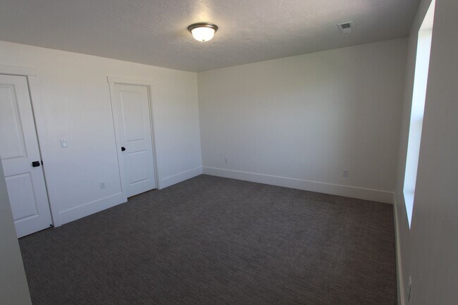 Building Photo - 762 W Sunfire Ln