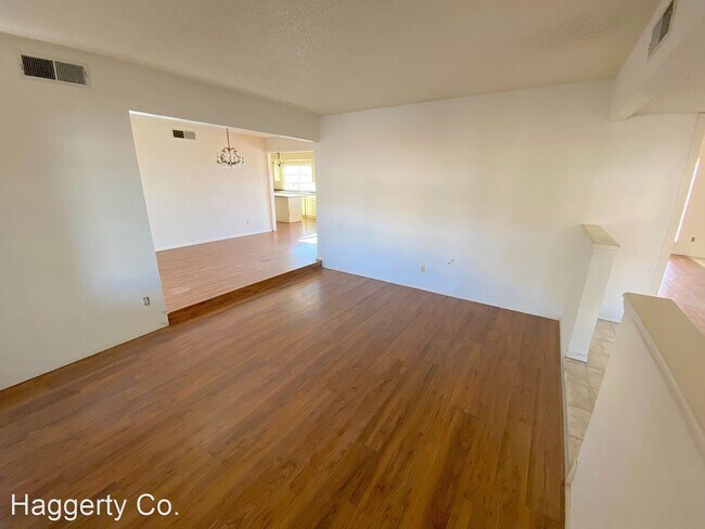 Building Photo - 3 br, 3 bath House - 5809 Vista Clara