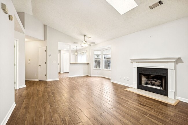 Building Photo - Welcome to this beautifully remodeled sing...