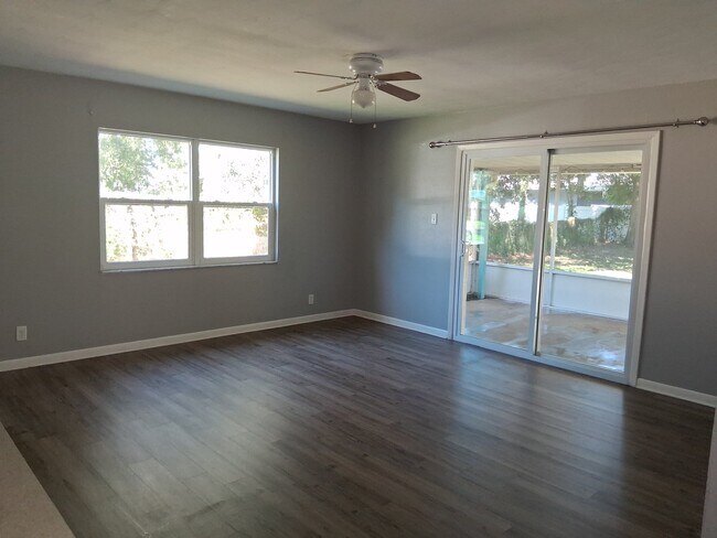Building Photo - 4827 Edmund Ct