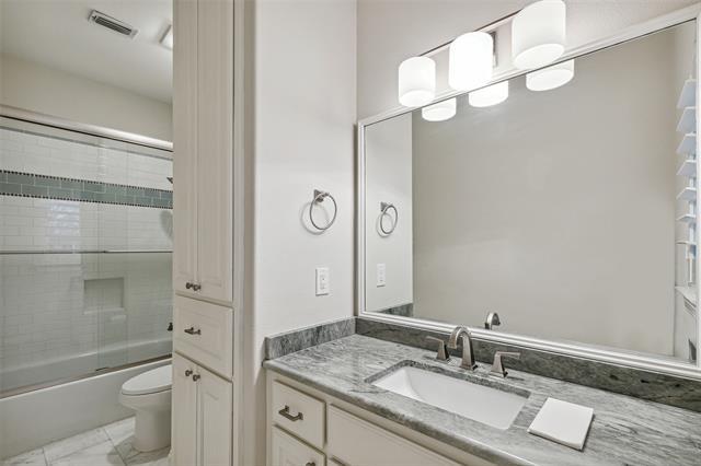 Building Photo - 6405 Royal Ln