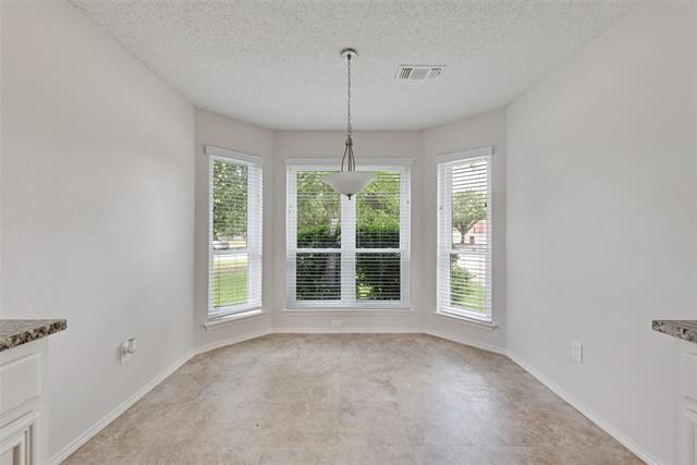 Building Photo - 5611 Alicante Dr