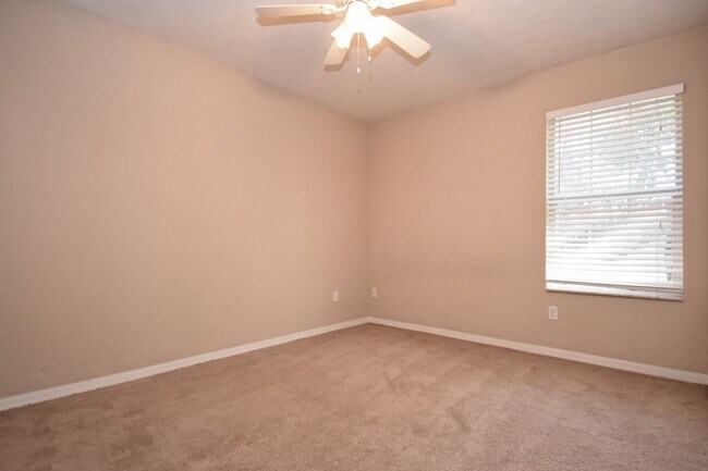 Building Photo - 8318 SW 64th Pl