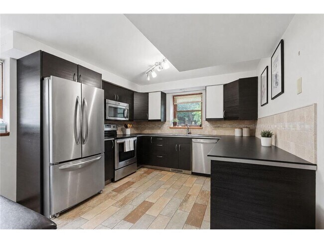 Building Photo - 3308 Roosevelt Ct NE