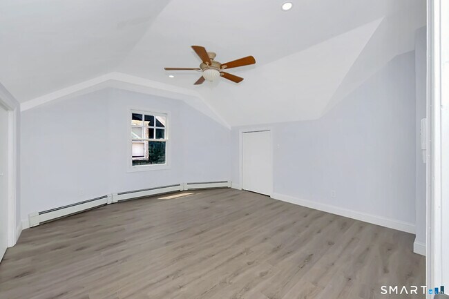 Building Photo - 463 Wilmot Ave