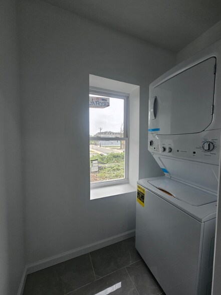 Building Photo - 5161 Wakefield St