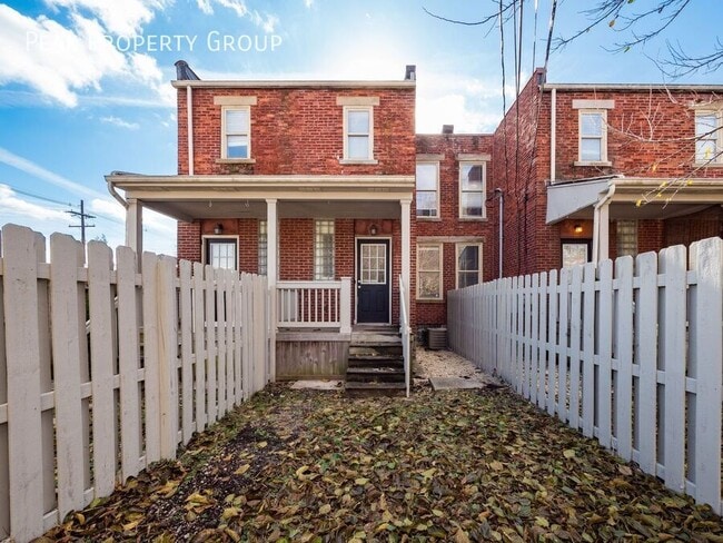 Building Photo - 417 E Mithoff St