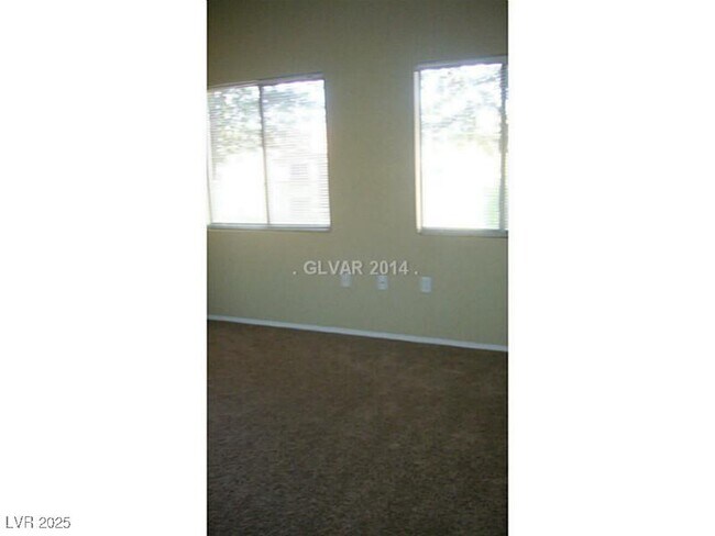 Building Photo - 2050 N Los Feliz St