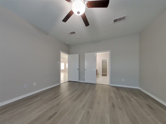 Building Photo - 916 American Monarch Dr