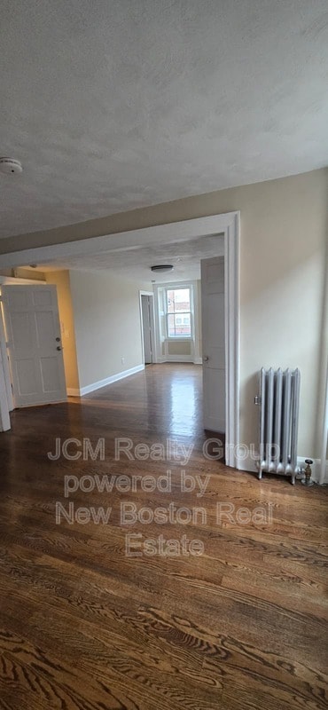 Building Photo - 86 Main St