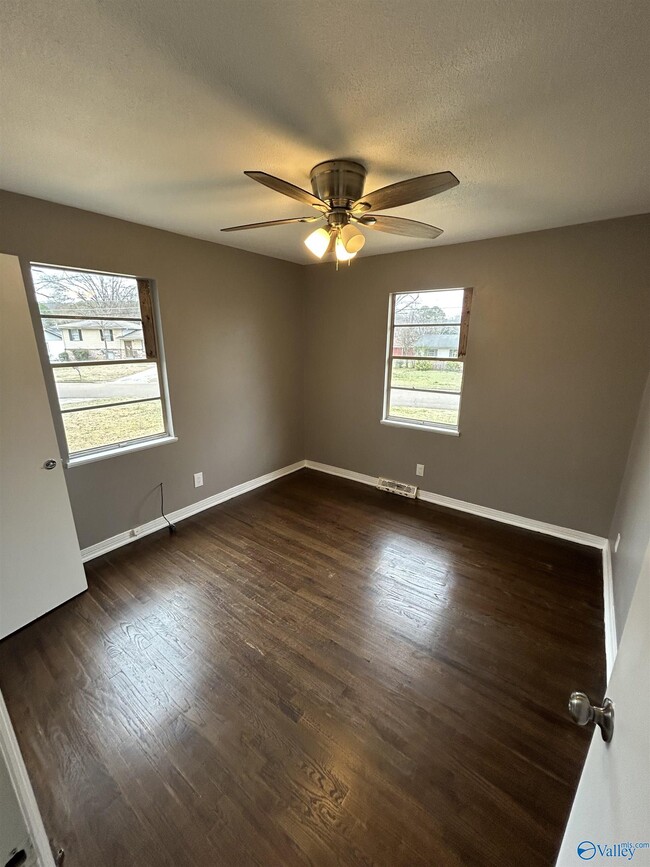 Building Photo - 613 Dawson Terrace NW