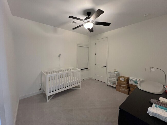 Building Photo - 607 Covington Walk Ln S