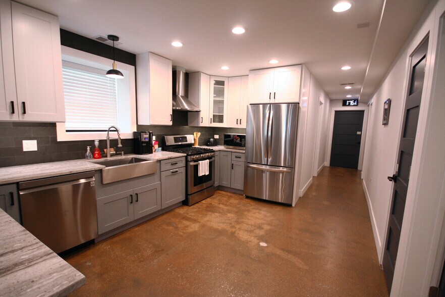 Building Photo - 2508 N Spaulding Ave