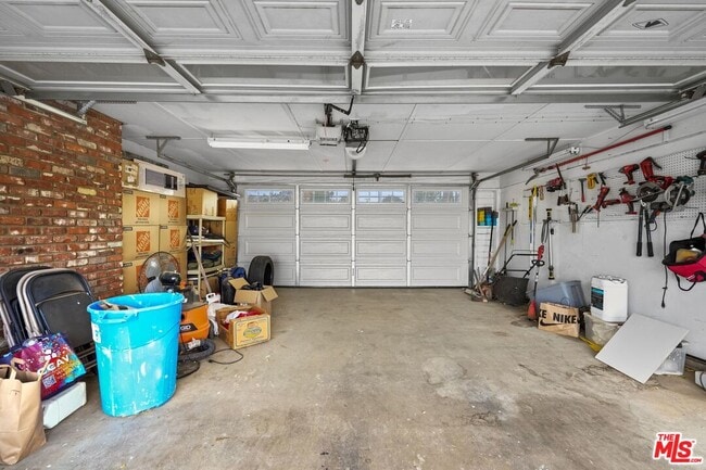 Building Photo - 4631 W Ave M8