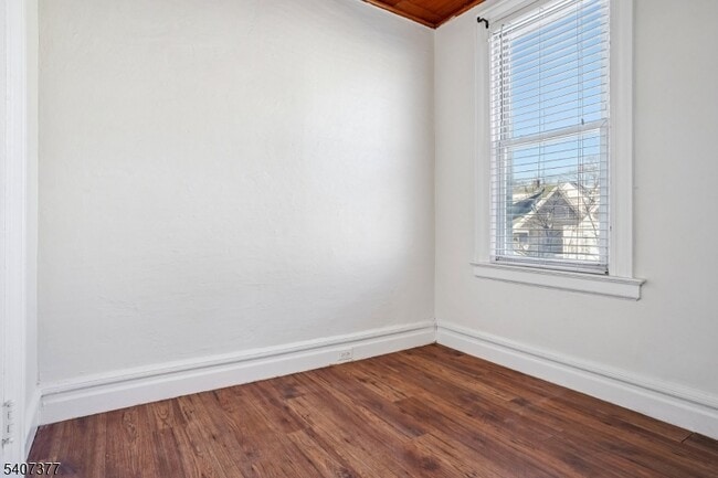 Building Photo - 60 Union Ave