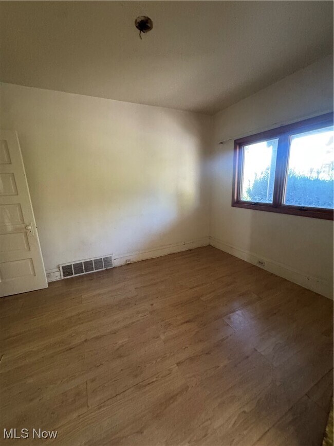 Building Photo - 3660 E 76th St