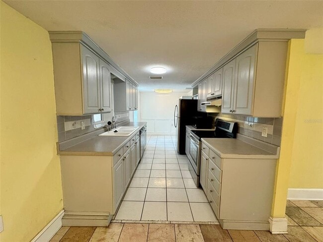 Building Photo - 1061 Rushmore Dr