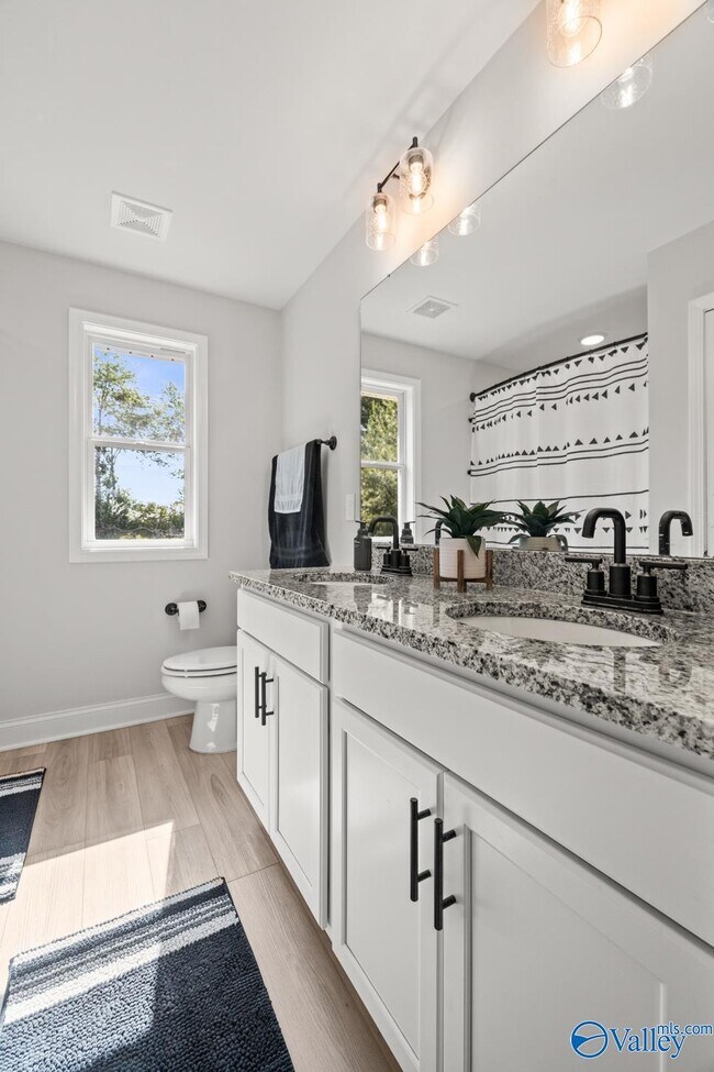 Building Photo - 123 Ivy Vine Dr