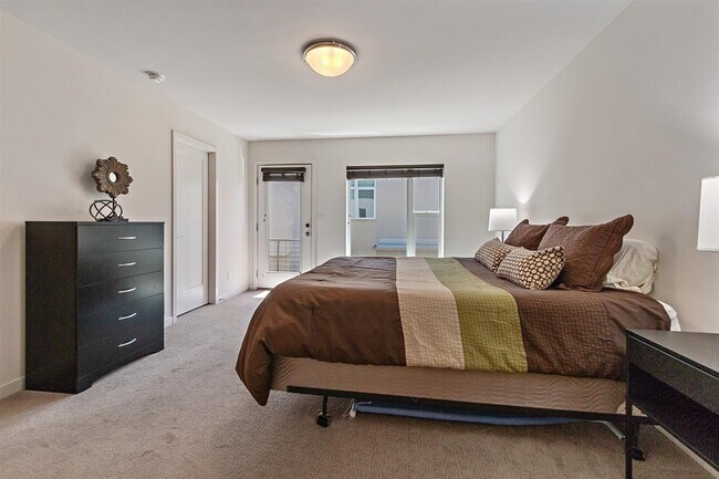 Master Bedroom - 3462 Albion St