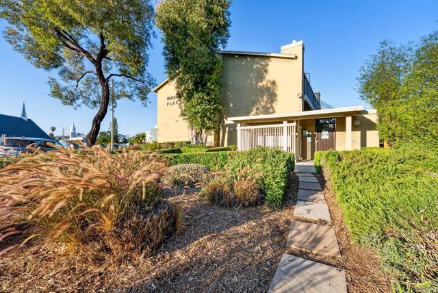 Building Photo - 4775 Seminole Dr