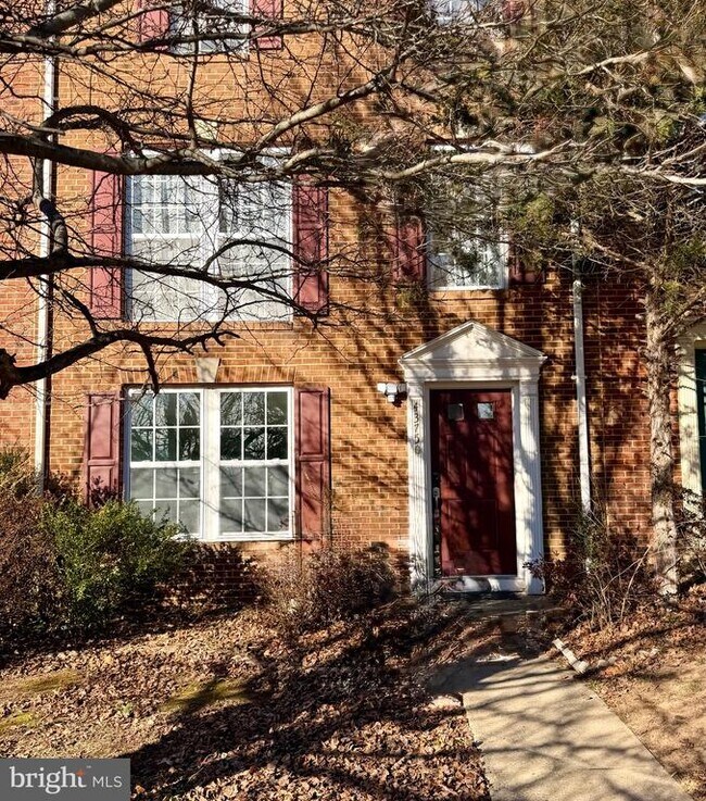 Building Photo - 43750 Tolamac Dr