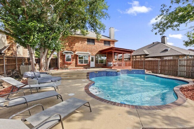 Building Photo - 1339 Barclay Dr