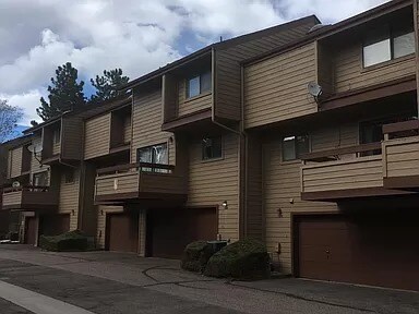 Outside of Townhouse with 2 Car Garage - 422 Wright St
