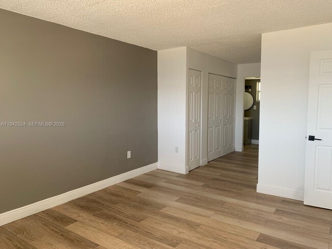 Building Photo - 3600 NE 170th St