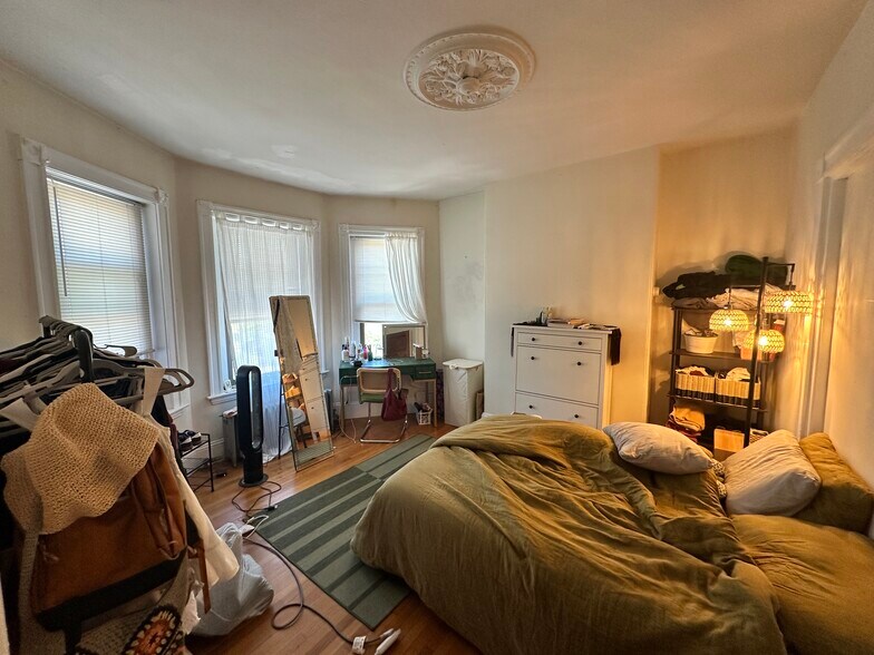 Building Photo - 174 Saint Alphonsus St