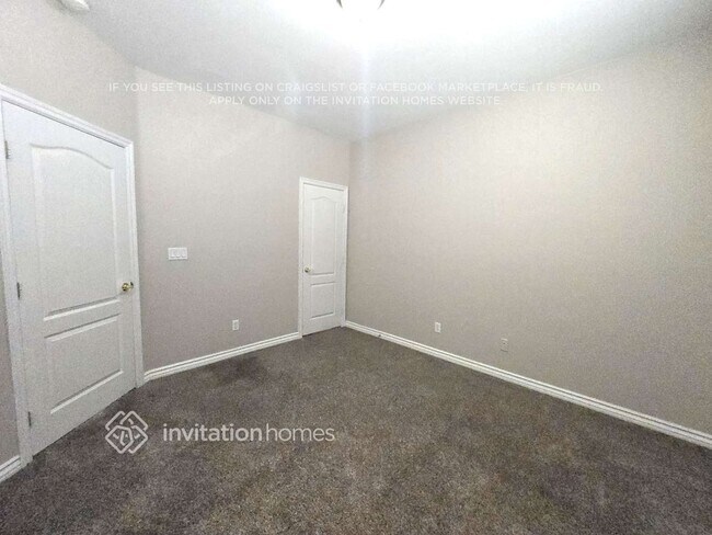 Building Photo - 5492 Oatfield St