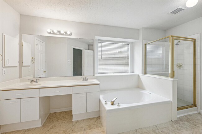 Building Photo - 6114 Fox Wind Ct