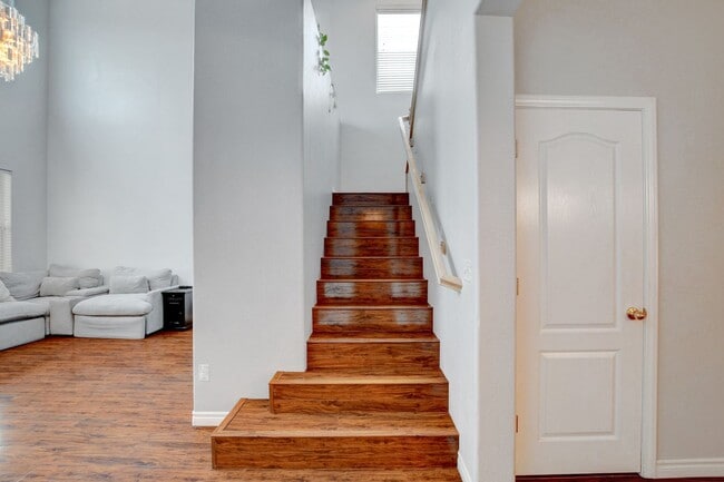 Building Photo - Spacious 4-Bedroom Home for Lease in Gated...