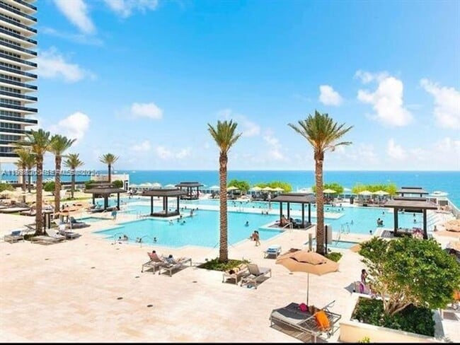 Building Photo - 1830 S Ocean Dr