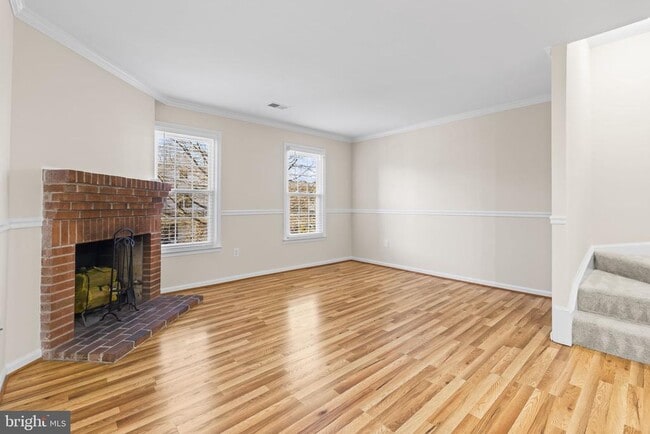 Building Photo - 786 N Vermont St