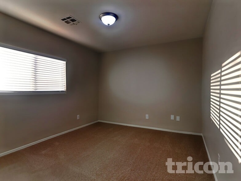 Building Photo - 11823 W Windrose Ave