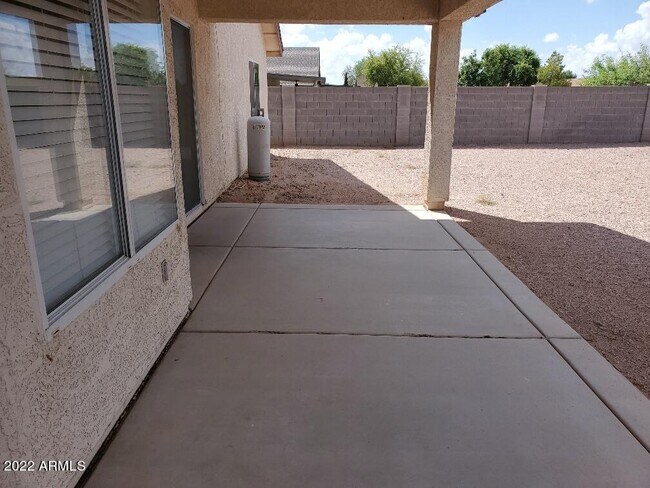 Building Photo - 40436 N Burwick Way