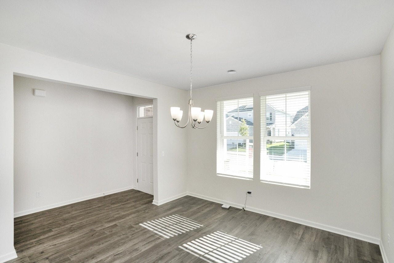 Building Photo - 5370 Bellflower Hls