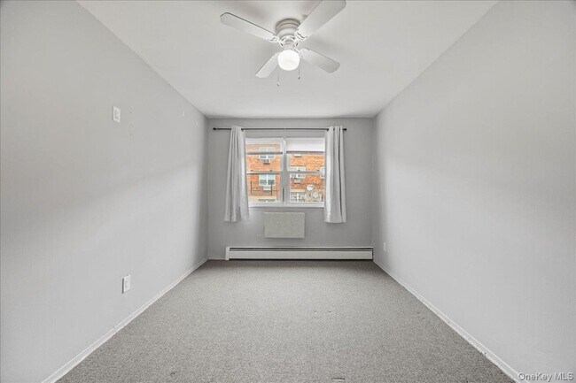 Building Photo - 56-25-56226 226th St