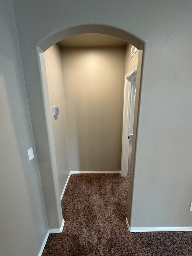 Building Photo - Charming 3-bedroom, 2-bathroom home locate...