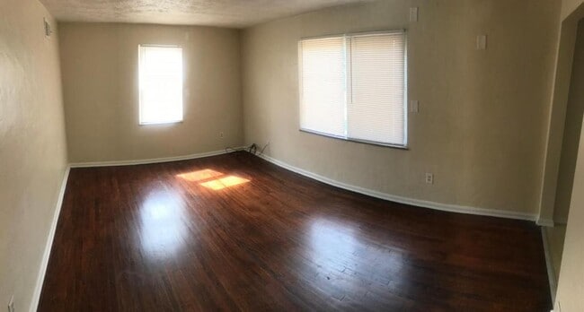 Building Photo - 20231 Crystal Avenue (upstairs)