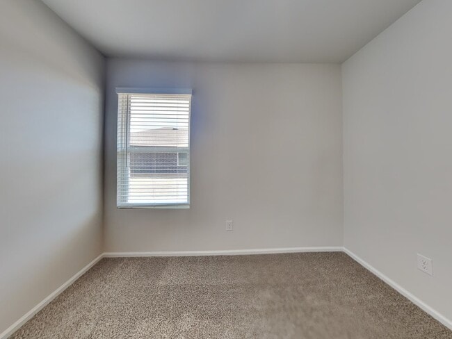 Building Photo - 501 St Charles Pl