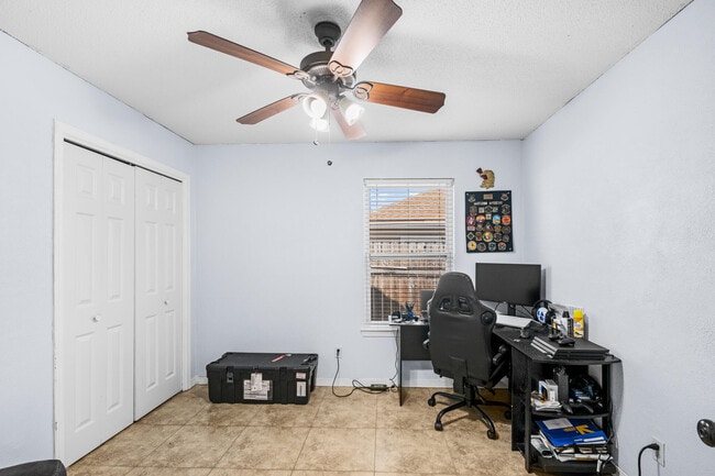 Building Photo - 470 Managua Way