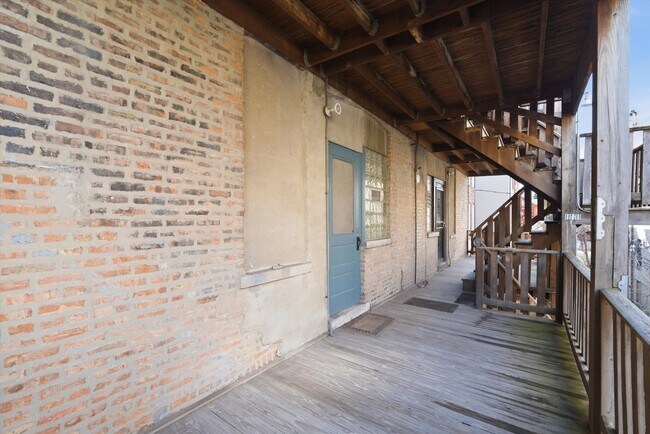 Building Photo - 5210 S Ingleside Ave